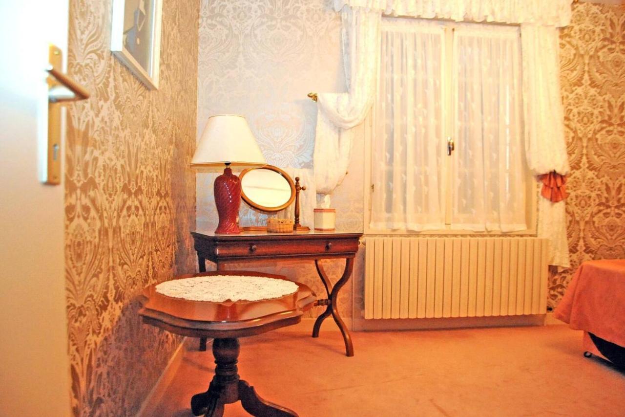 1 Bedroom House 20Min Walk To Centre In Tournus Extérieur photo
